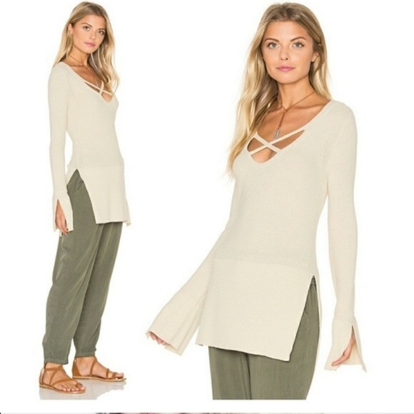 Free People Criss Cross Knot Side Slit Sweater Size Medium - Picture 1 of 11